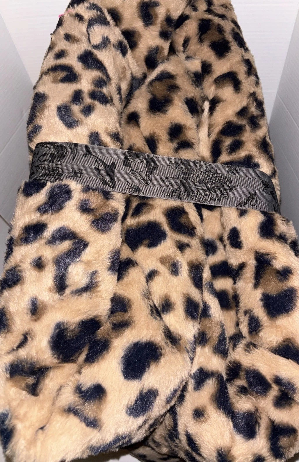 Cheetah Leopard Print Faux Fur Comforter (King)